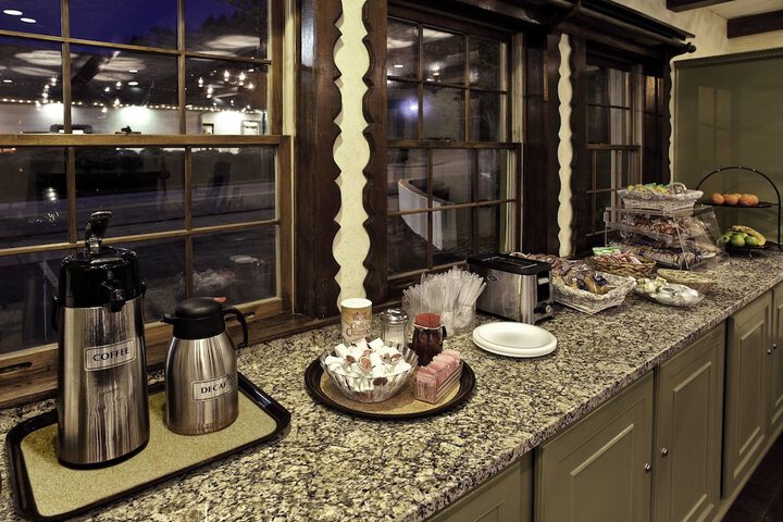 Breakfast/Coffee Service 15 of 28