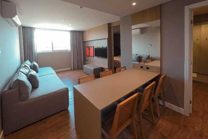 Room 6 of 28