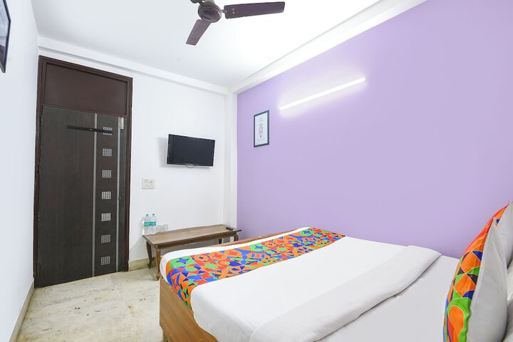 Room 11 of 29