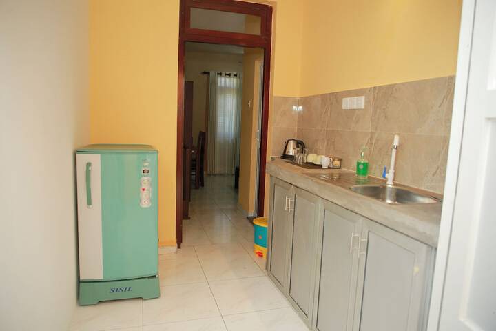 Room 12 of 25