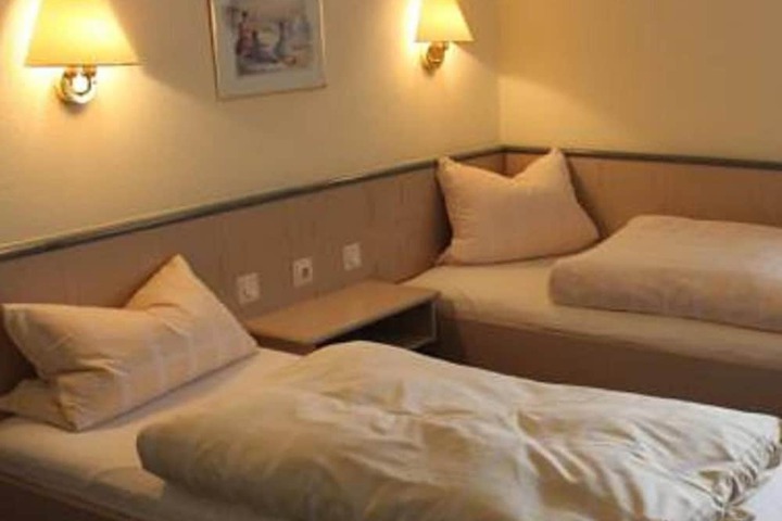 Room 16 of 41
