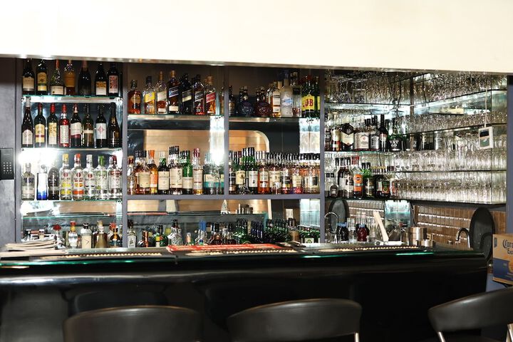 Lounge 42 of 66