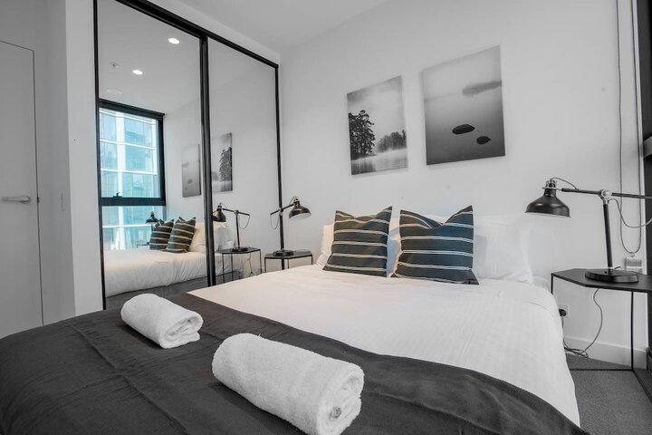 Room 4 of 13