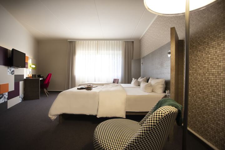 Room 5 of 42