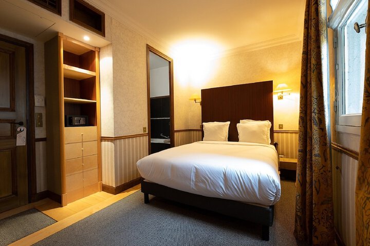Room 41 of 68
