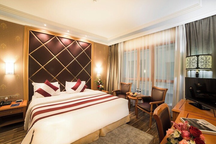 Commodore Palace Hotel