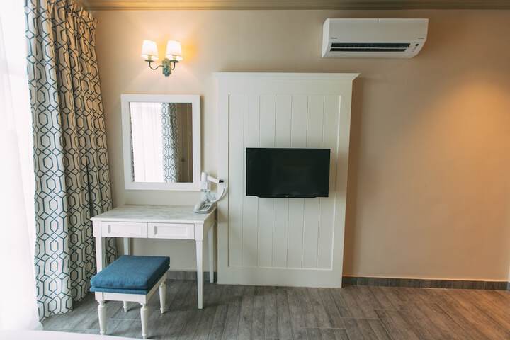 Room 21 of 144