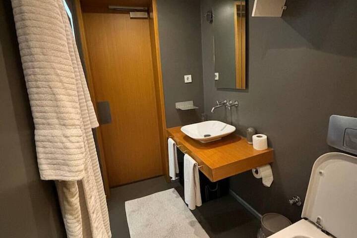 Room 18 of 25