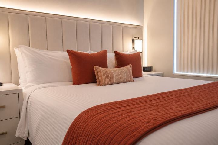 Bellavique Hotel & Suites