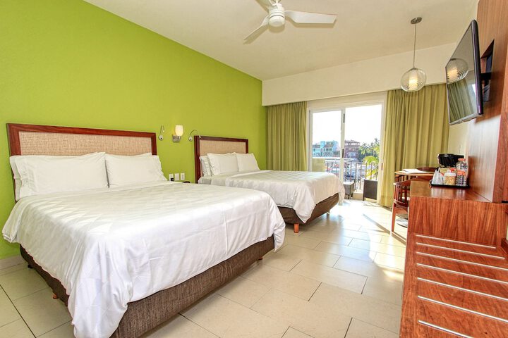 Room 3 of 72