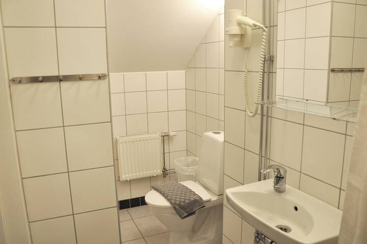 Room 82 of 138