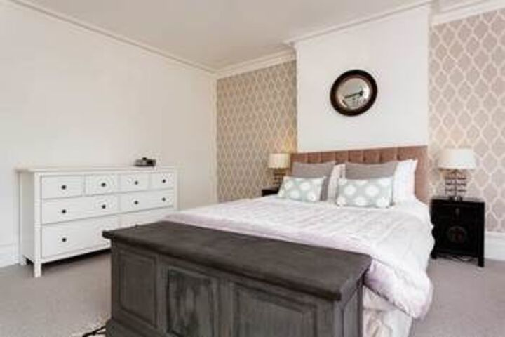 Room 10 of 20