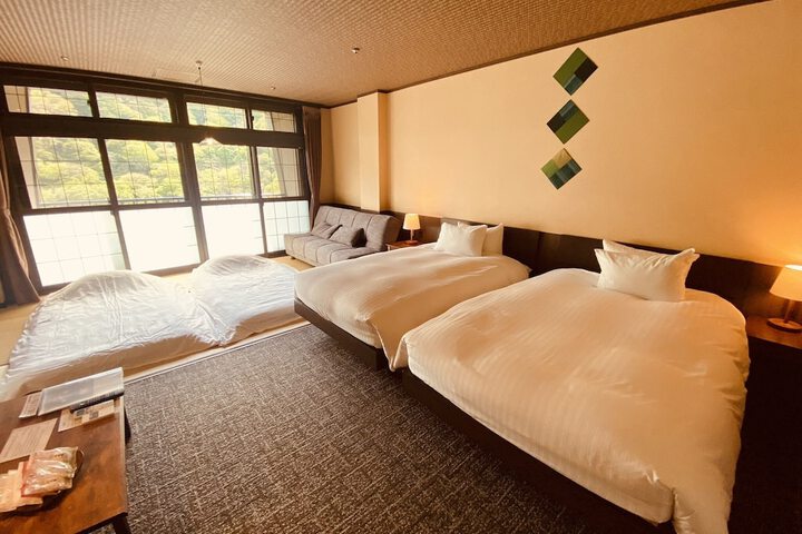 Room 6 of 44