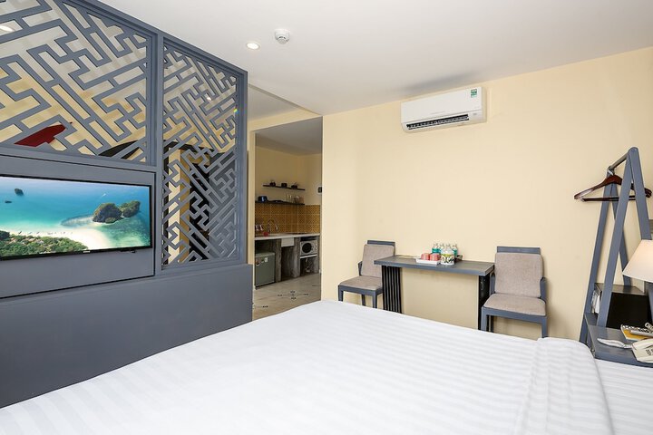Room 26 of 103
