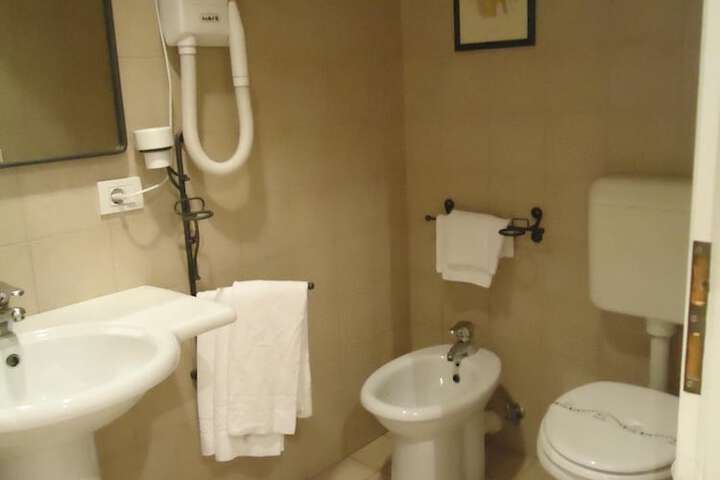 Room 21 of 44