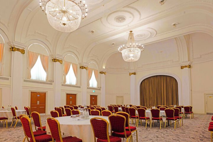 Ballroom/Hall 61 of 79