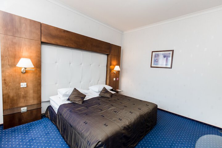 Room 30 of 64