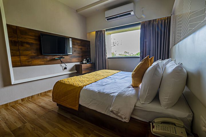 Room 5 of 19