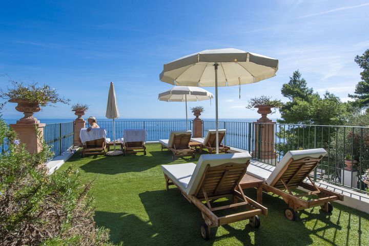 Sundeck 229 of 260