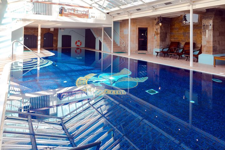 Pools & Facilities