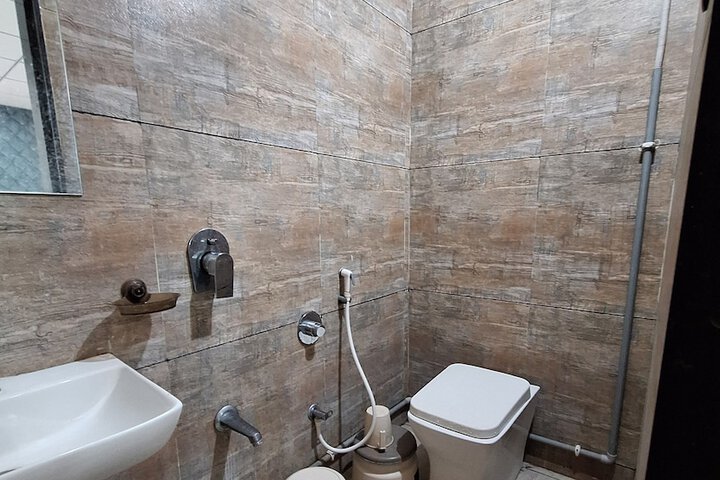 Room 12 of 26