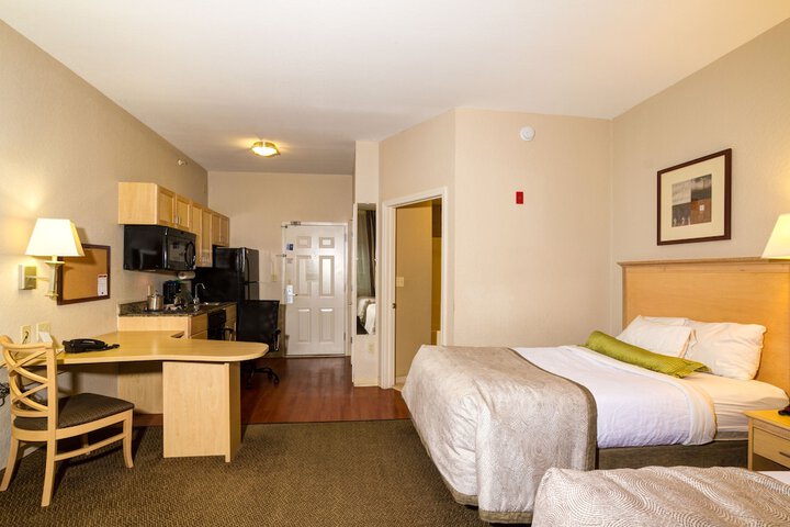 1 Queen Bed Studio Suite (9 of 19)