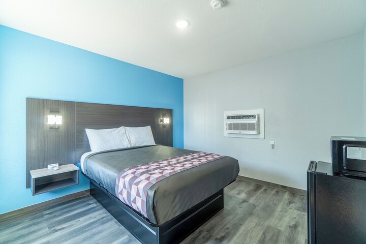 Room 19 of 79