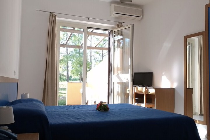 Room 8 of 27