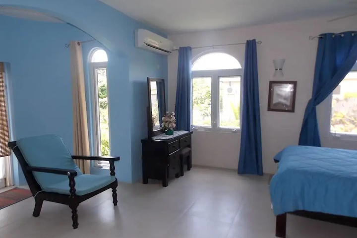 Room 6 of 24