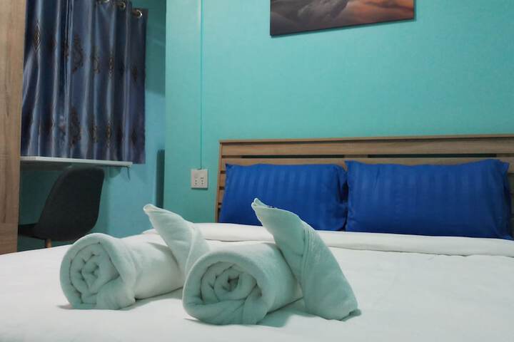 Room 2 of 32