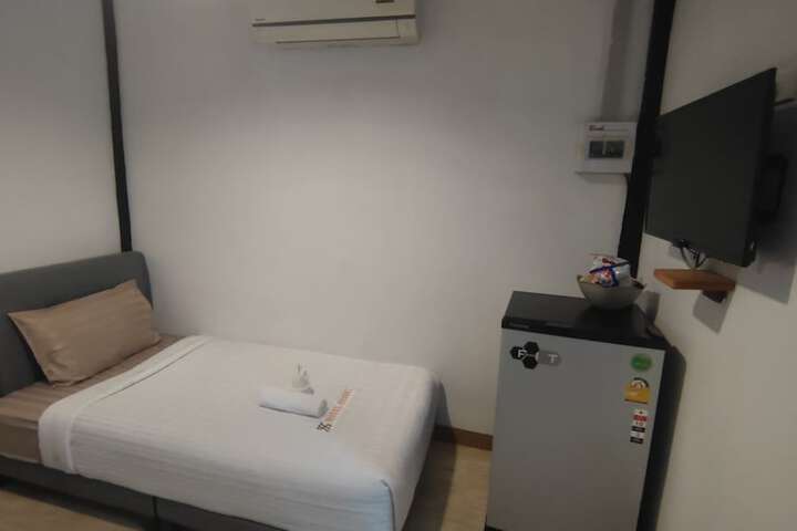 Room 16 of 30