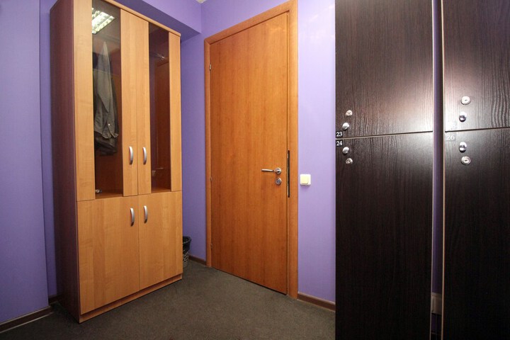 Room 27 of 45