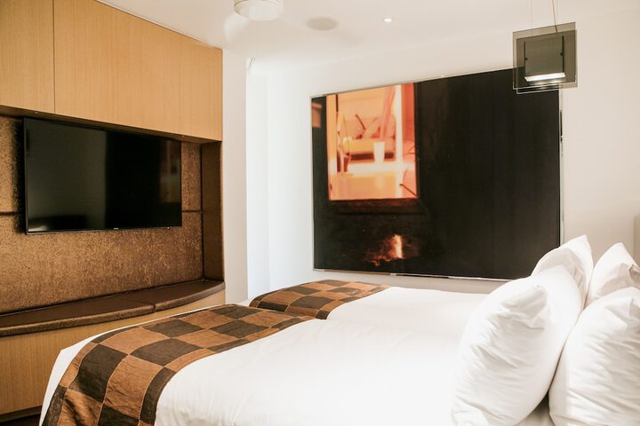 Room 14 of 181