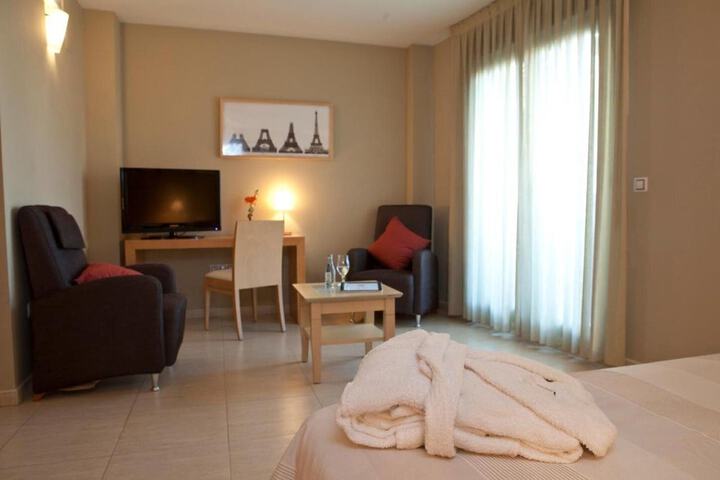 Room 25 of 132