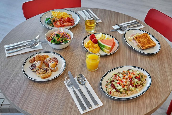 Breakfast/Coffee Service 75 of 151