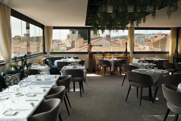 Dining 69 of 81