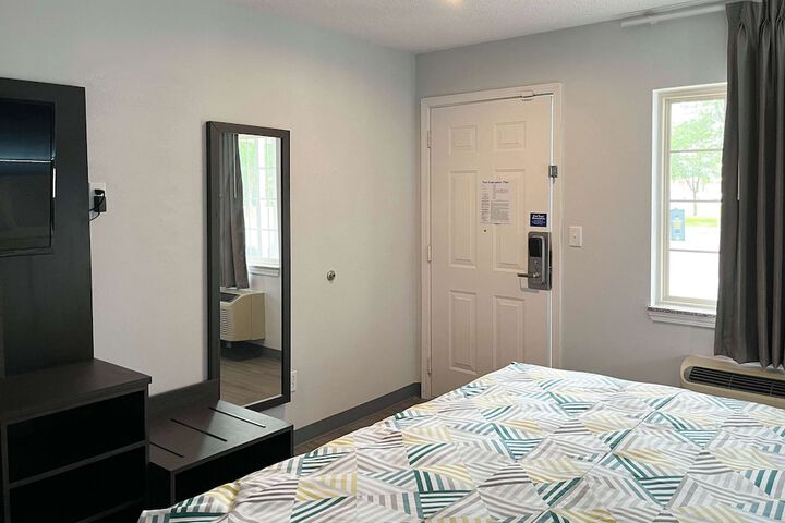 Room 9 of 26