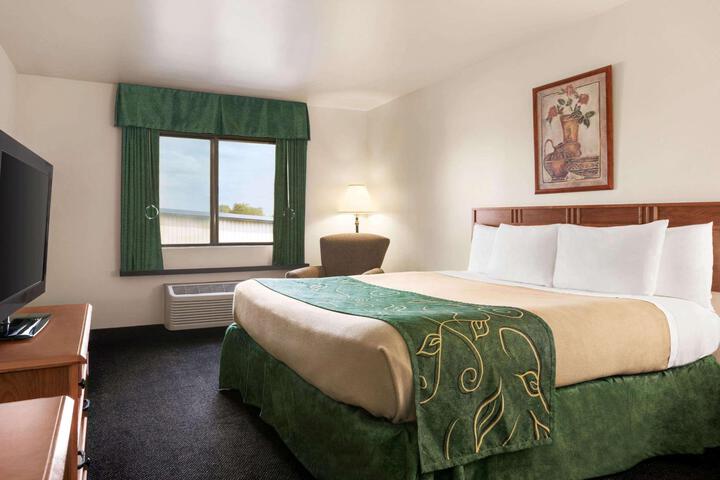 1 King Bed Accessible (3 of 13)