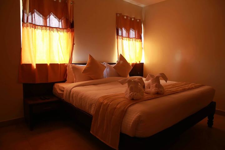 Room 4 of 28