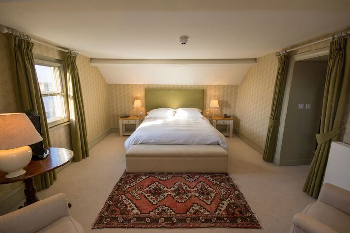 Room 15 of 40