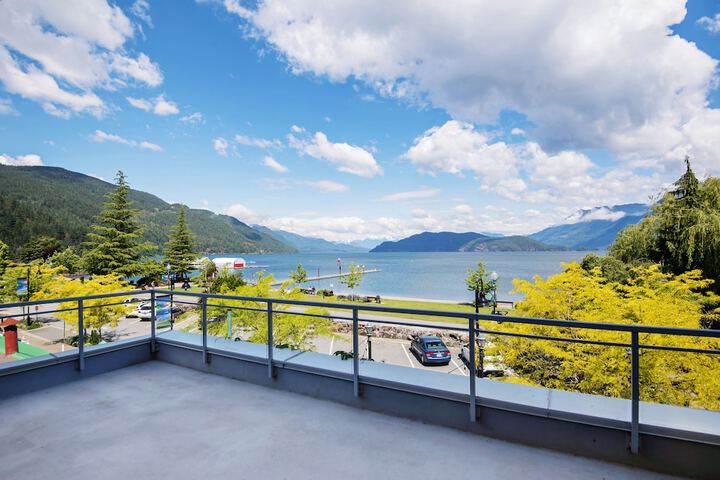 Terrace/Patio 29 of 34