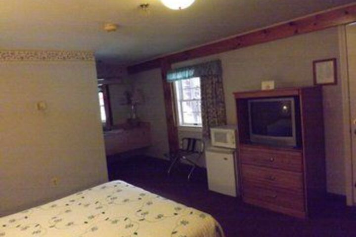 Room 17 of 24