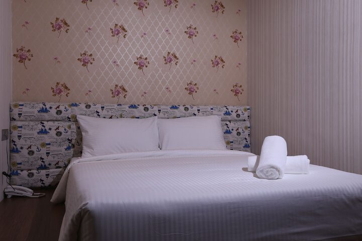 Room 12 of 49