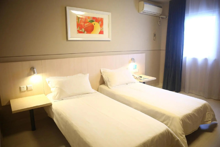 Room 6 of 22