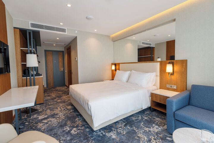 Room 6 of 29