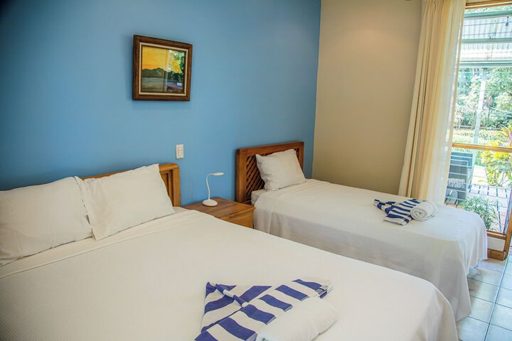 Room 6 of 25