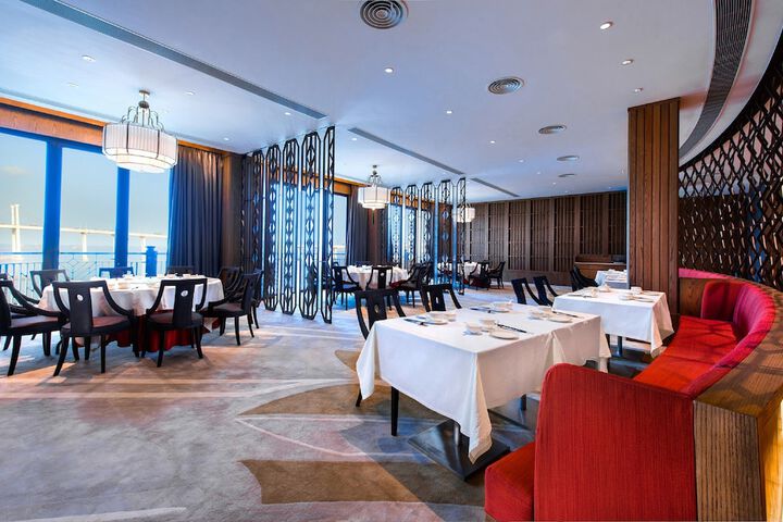 Dining 66 of 77