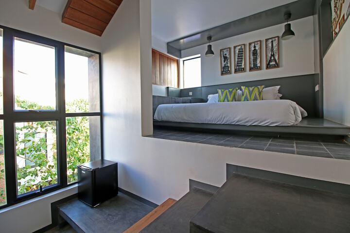 Room 13 of 46