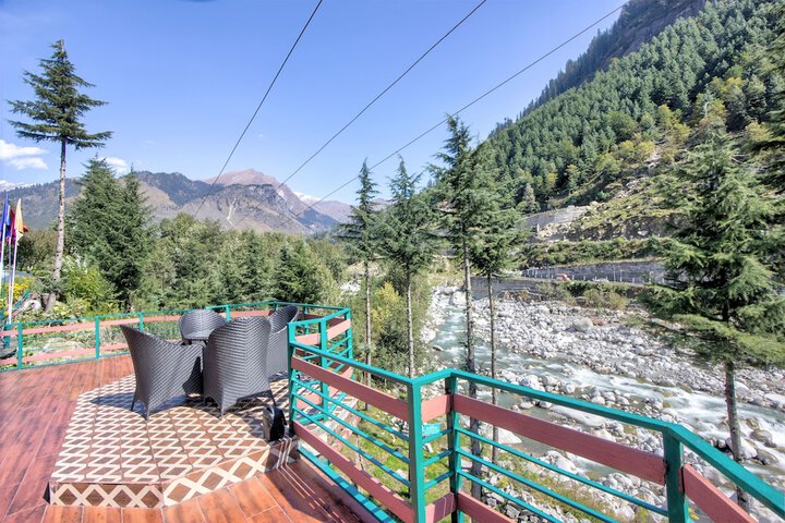 Sundeck 70 of 80