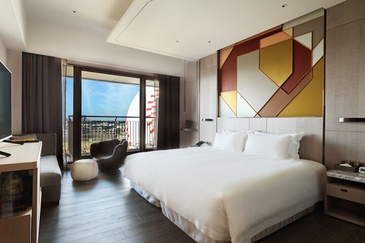 Room 15 of 82